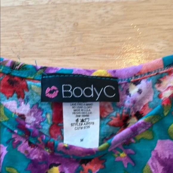 Purple Tank Top Perfect for Casual Wear - Picture 2 of 2